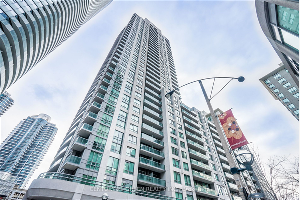 19 Grand Trunk Cres, Toronto