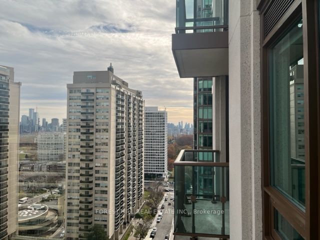 320 Tweedsmuir Ave, #1806
