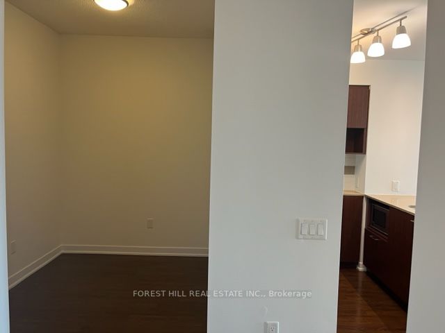 320 Tweedsmuir Ave, #1806
