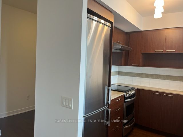 320 Tweedsmuir Ave, #1806