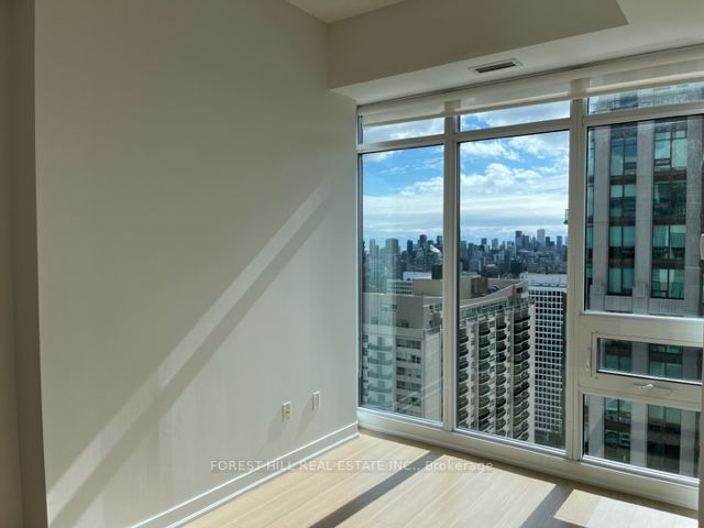 320 Tweedsmuir Ave, #2906