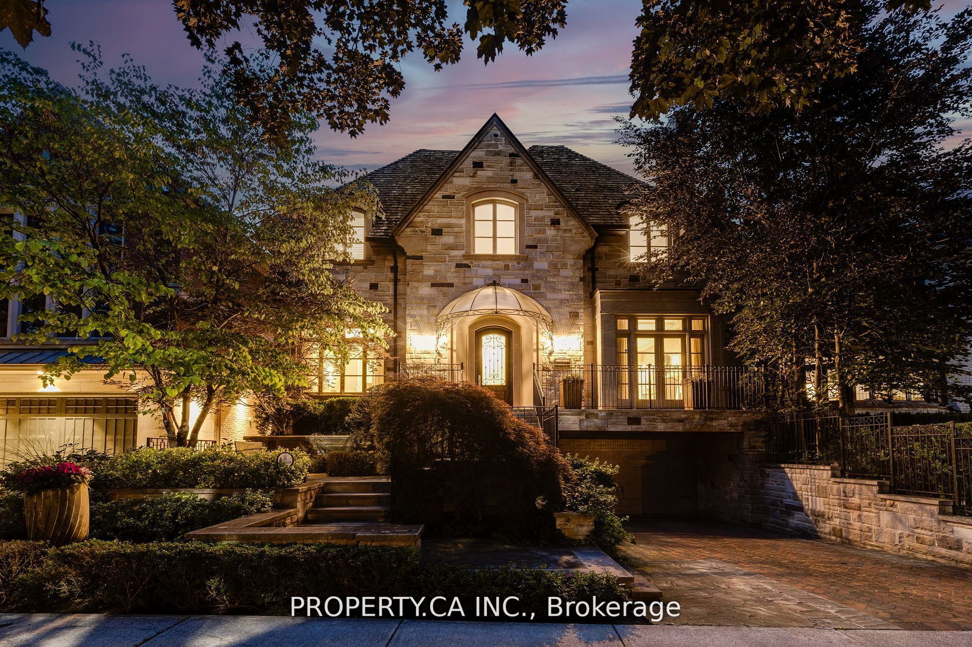 16 Delavan Ave