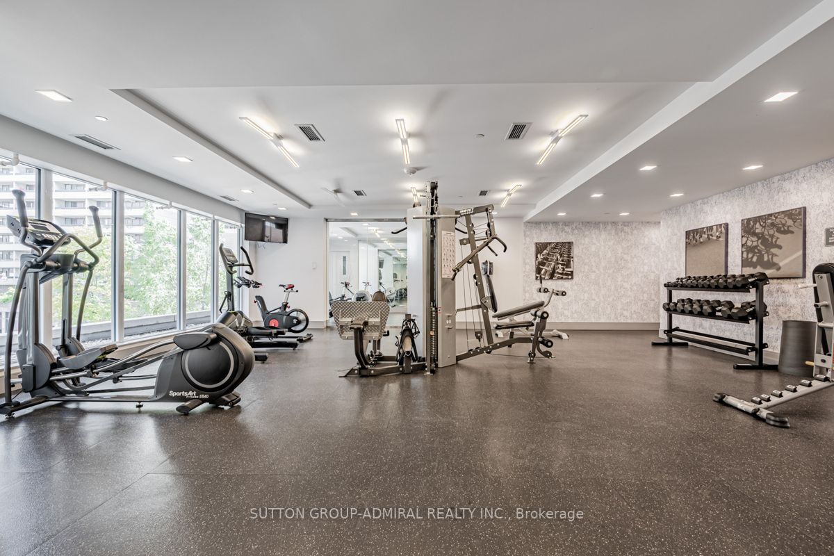 58 Orchard View Blvd, #306
