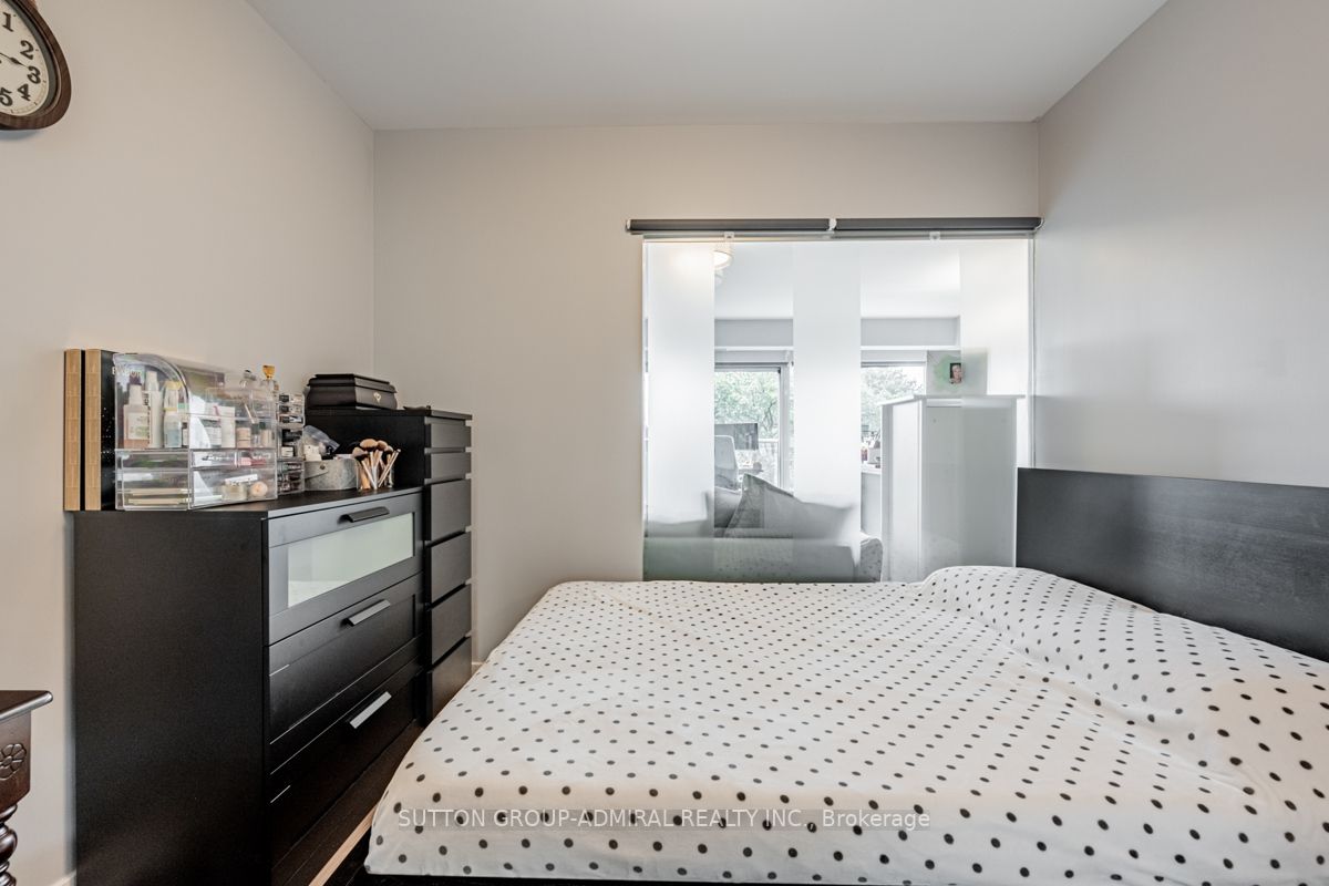 58 Orchard View Blvd, #306