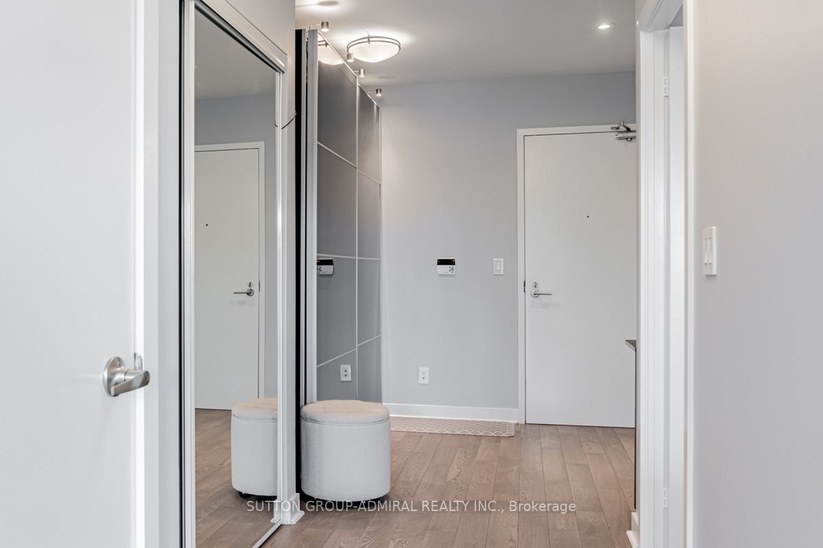 58 Orchard View Blvd, #306