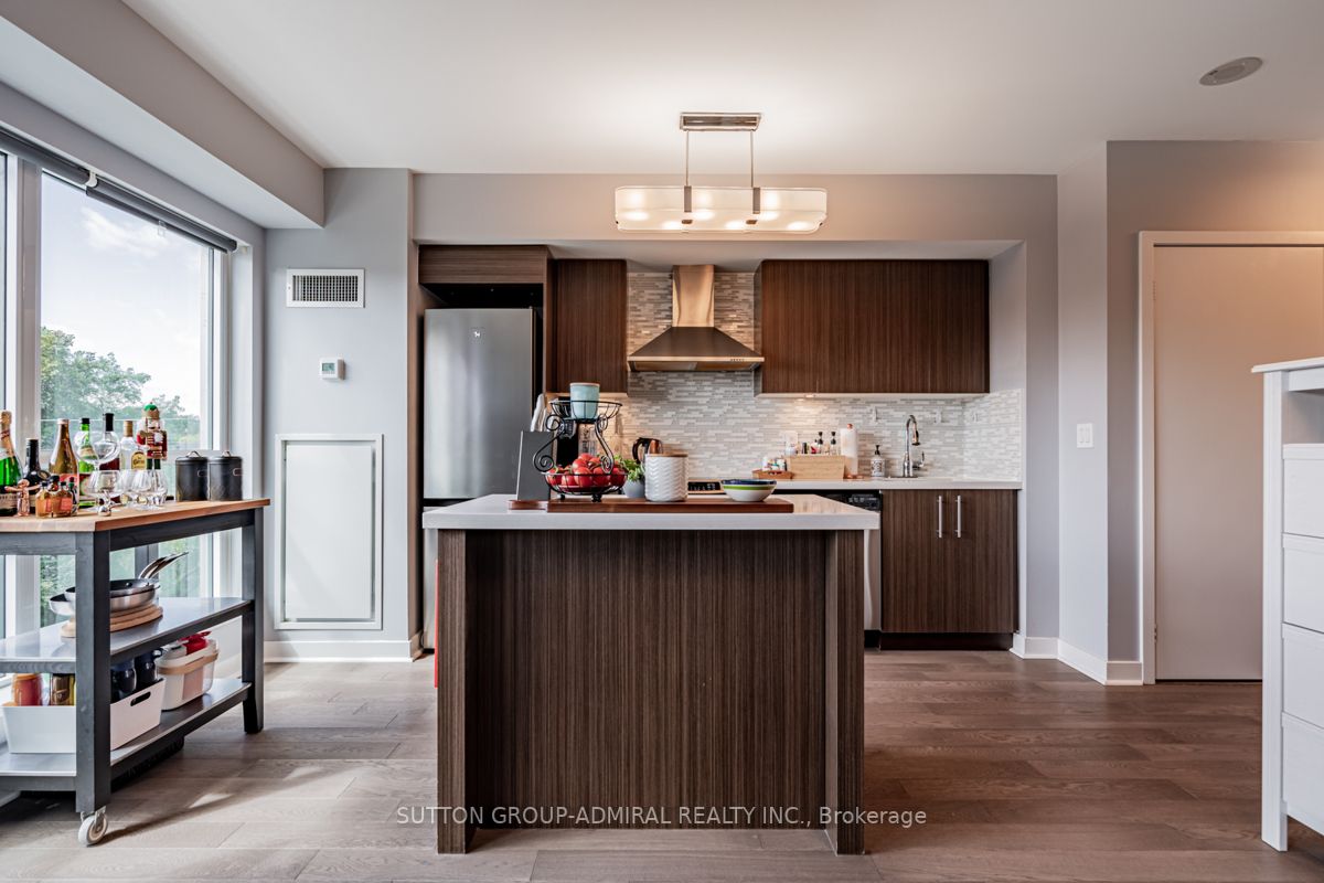 58 Orchard View Blvd, #306