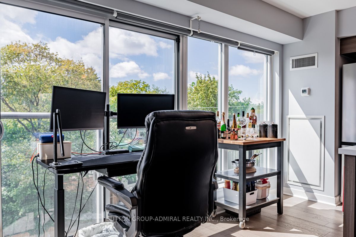 58 Orchard View Blvd, #306