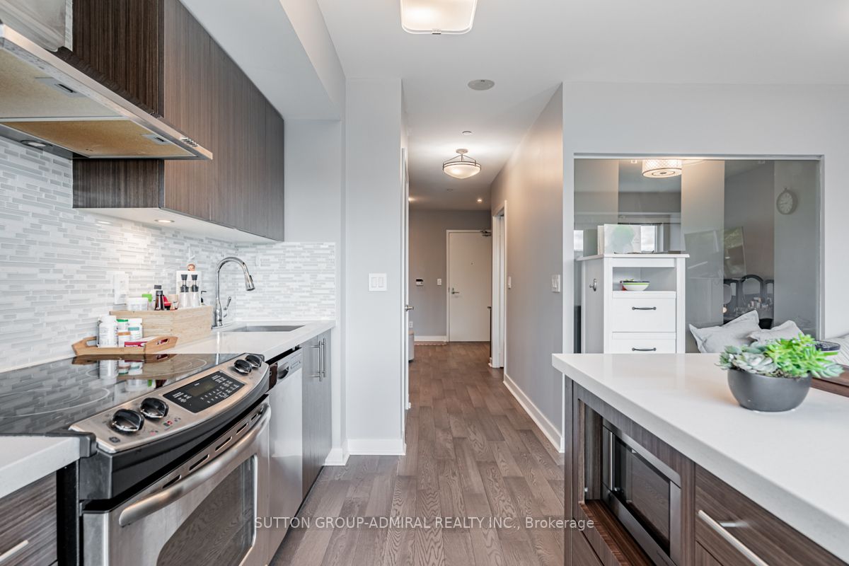 58 Orchard View Blvd, #306