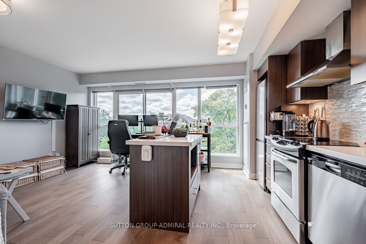 58 Orchard View Blvd, #306