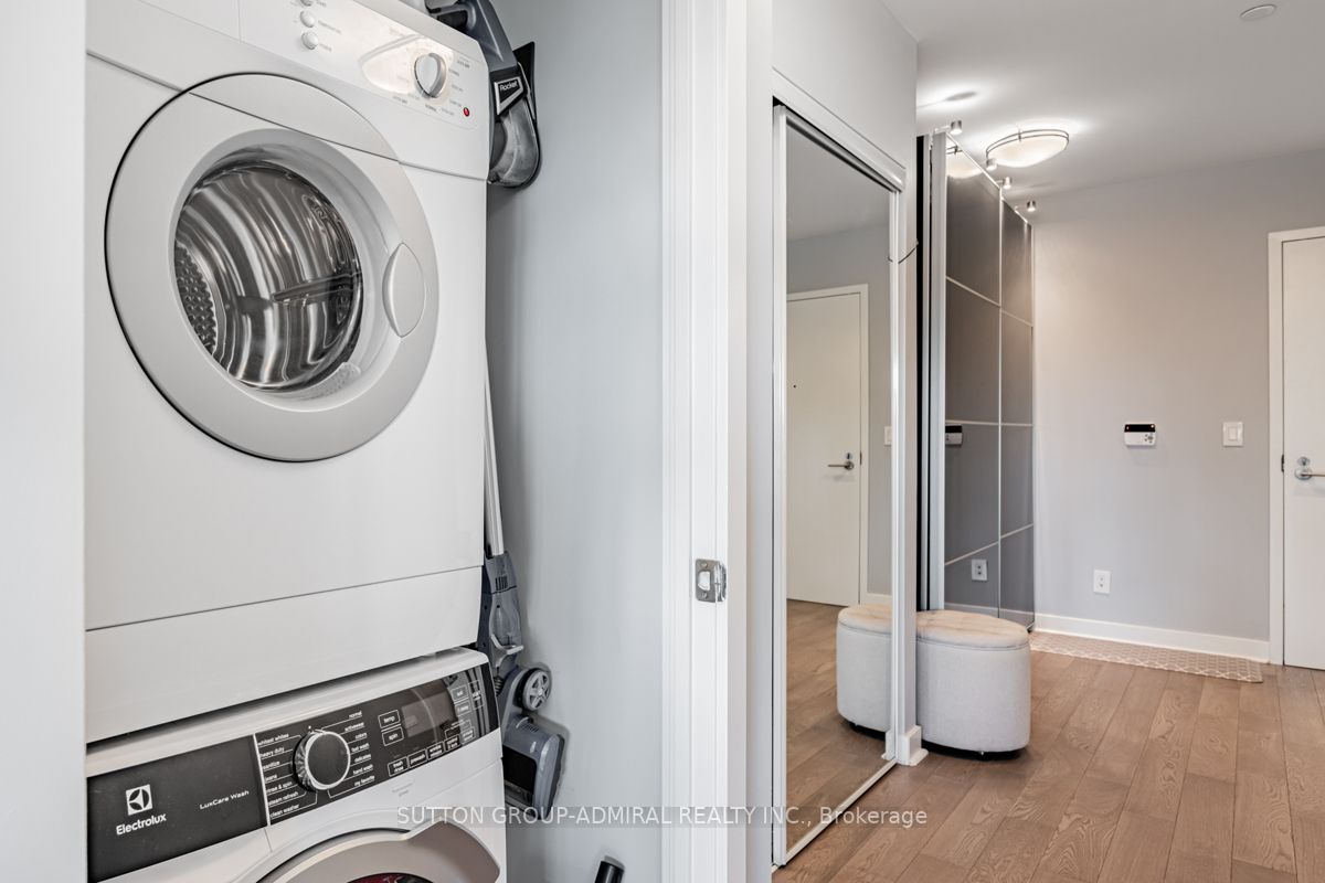 58 Orchard View Blvd, #306
