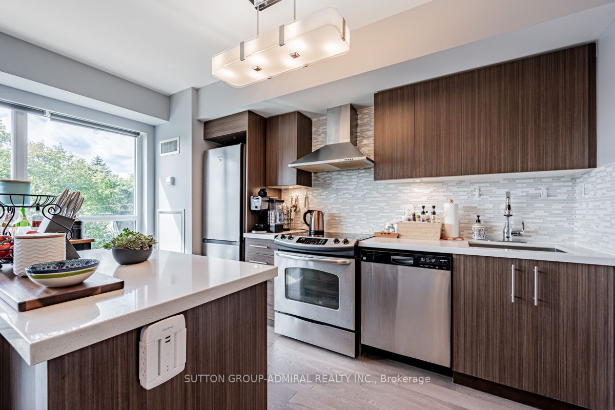58 Orchard View Blvd, #306