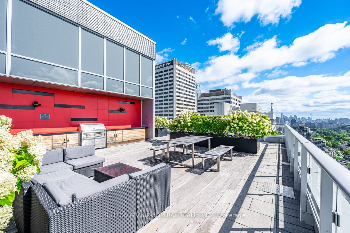 58 Orchard View Blvd, #306