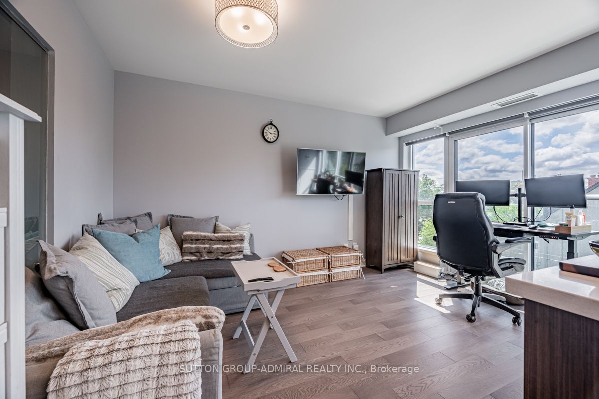 58 Orchard View Blvd, #306
