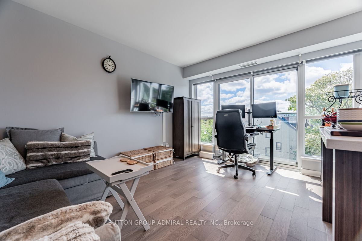 58 Orchard View Blvd, #306
