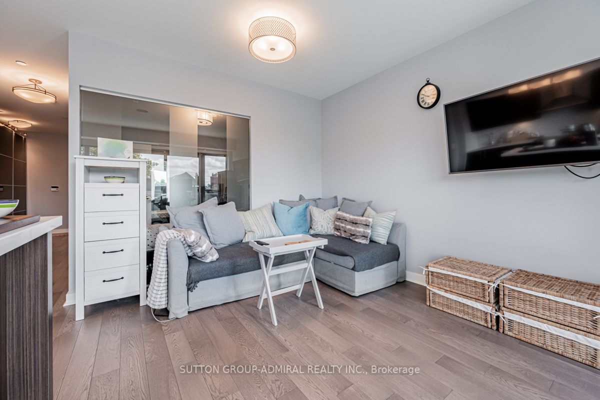 58 Orchard View Blvd, #306