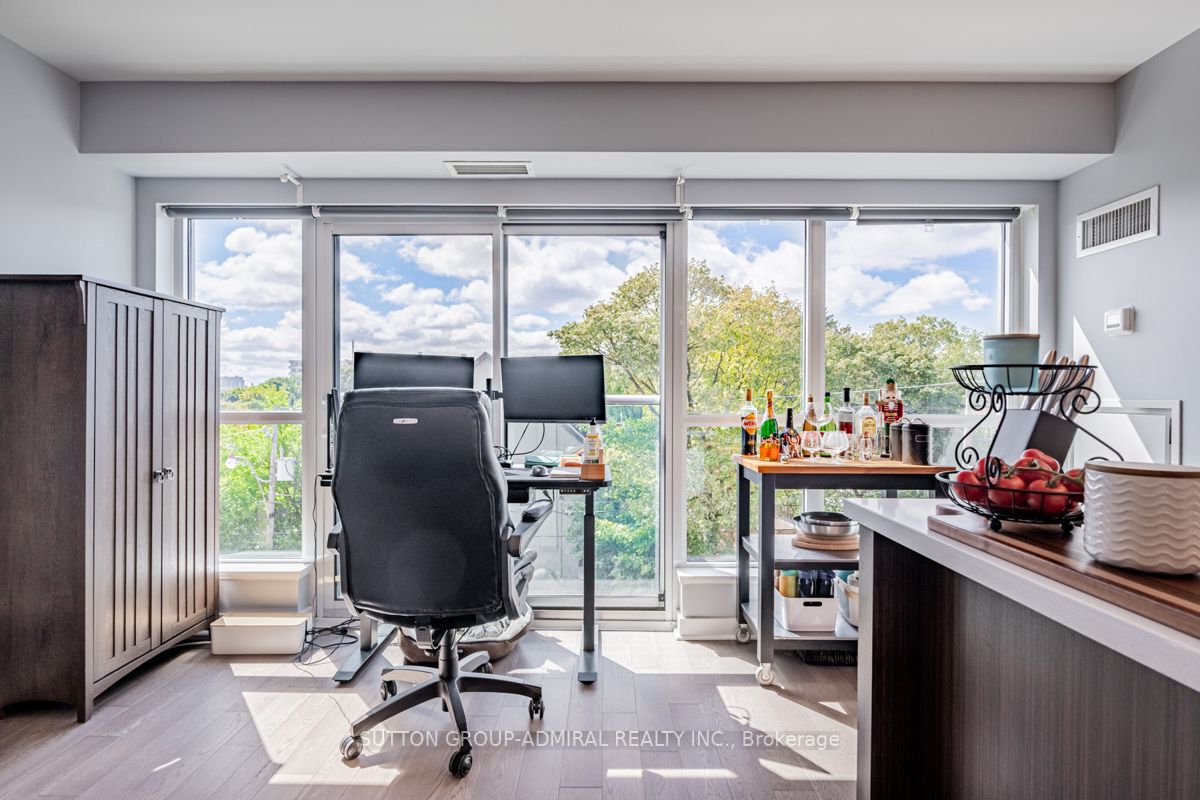 58 Orchard View Blvd, #306