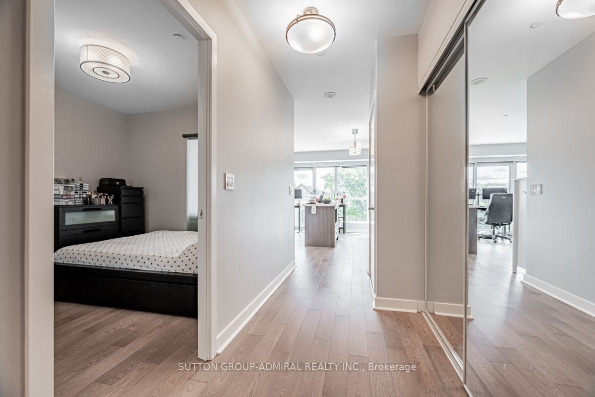 58 Orchard View Blvd, #306