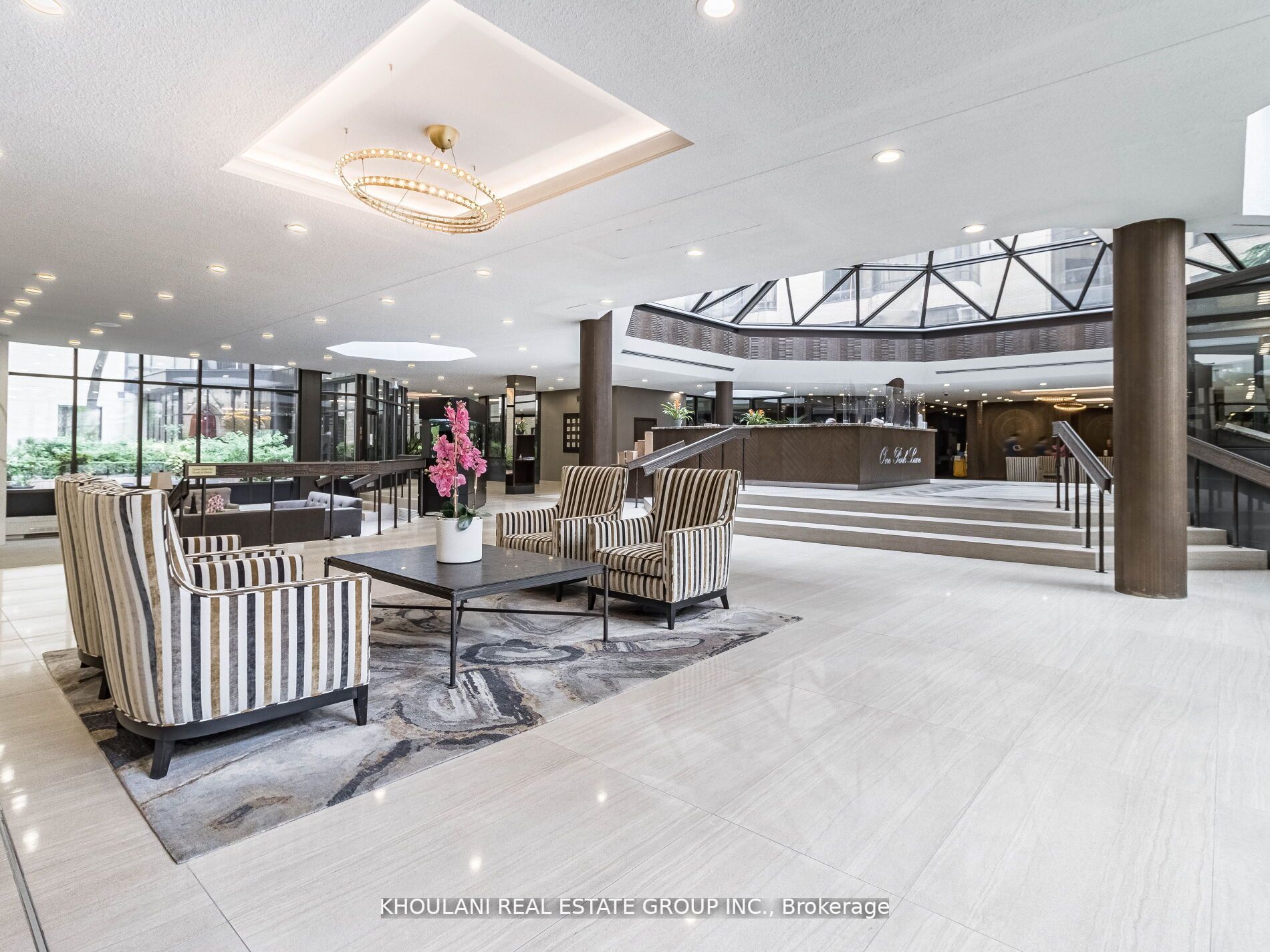 280 Simcoe St, #709