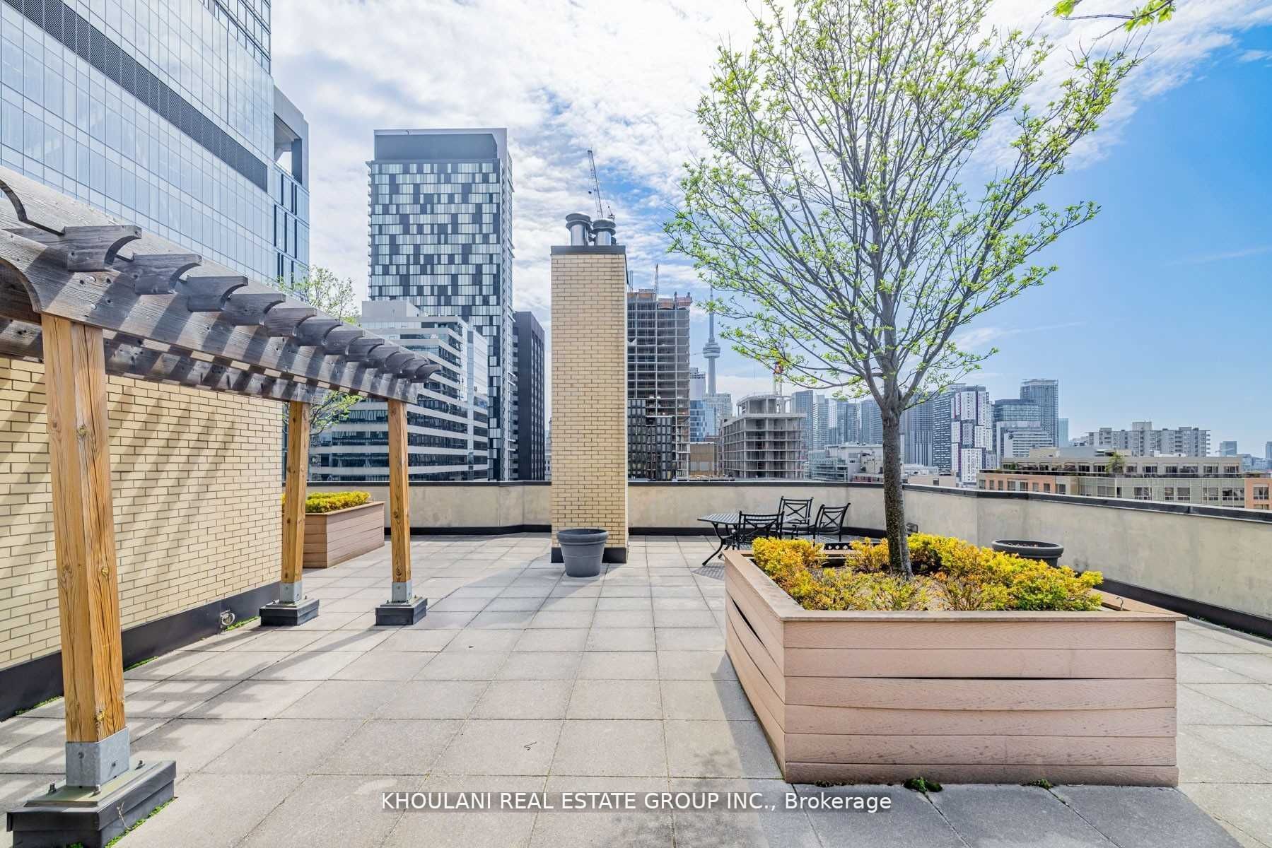 280 Simcoe St, #709