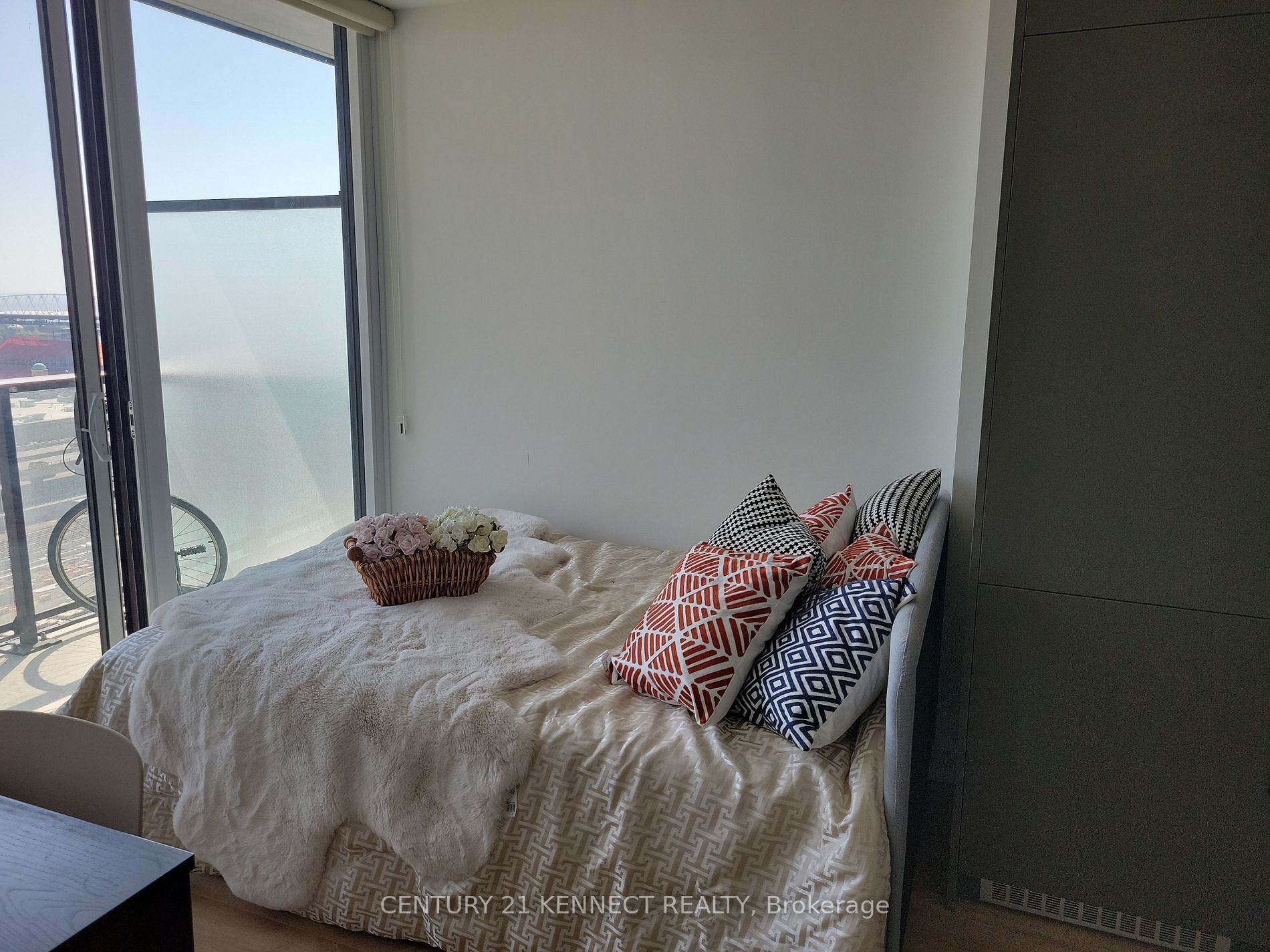 135 East Liberty St, #1312