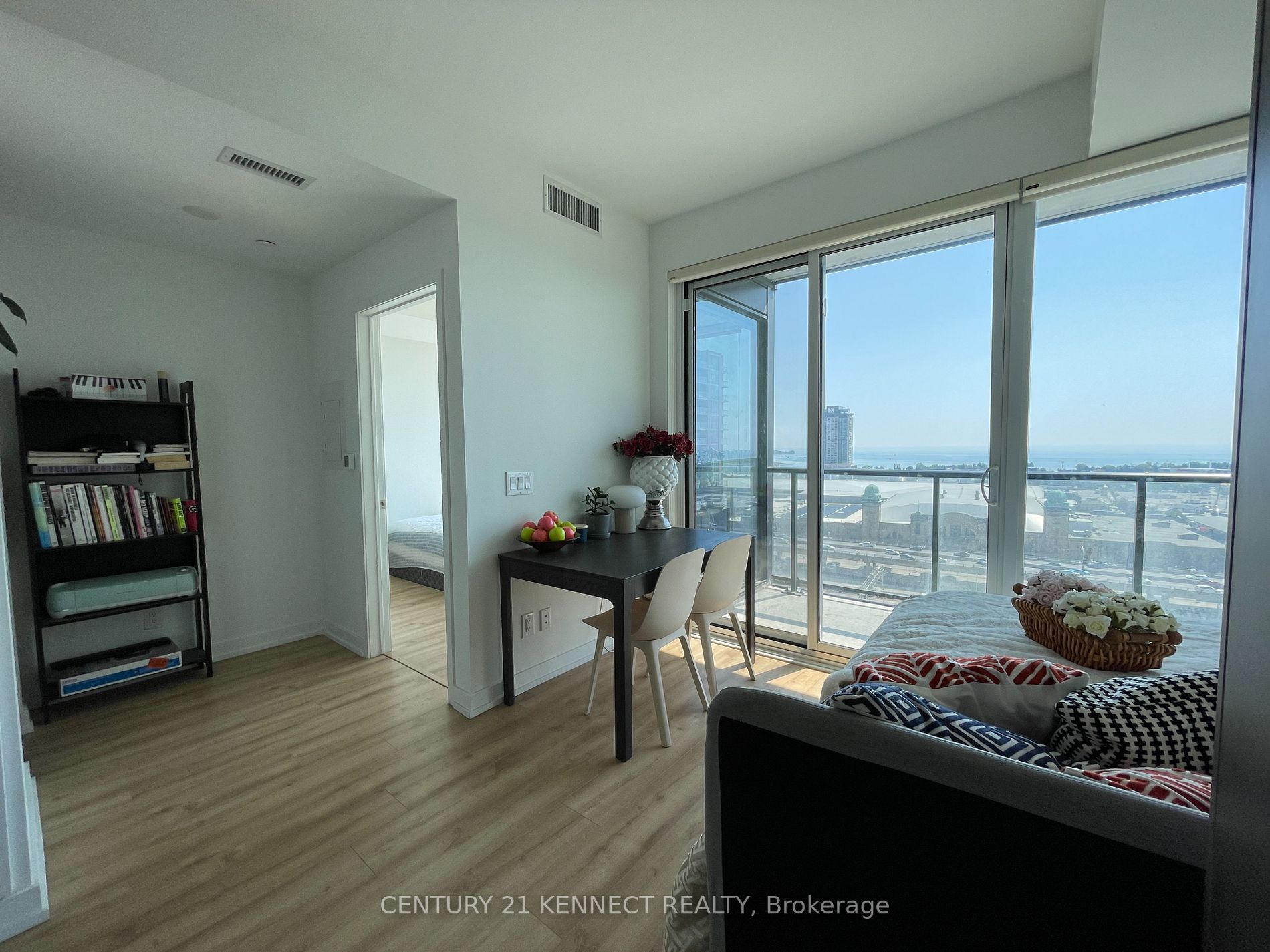 135 East Liberty St, #1312