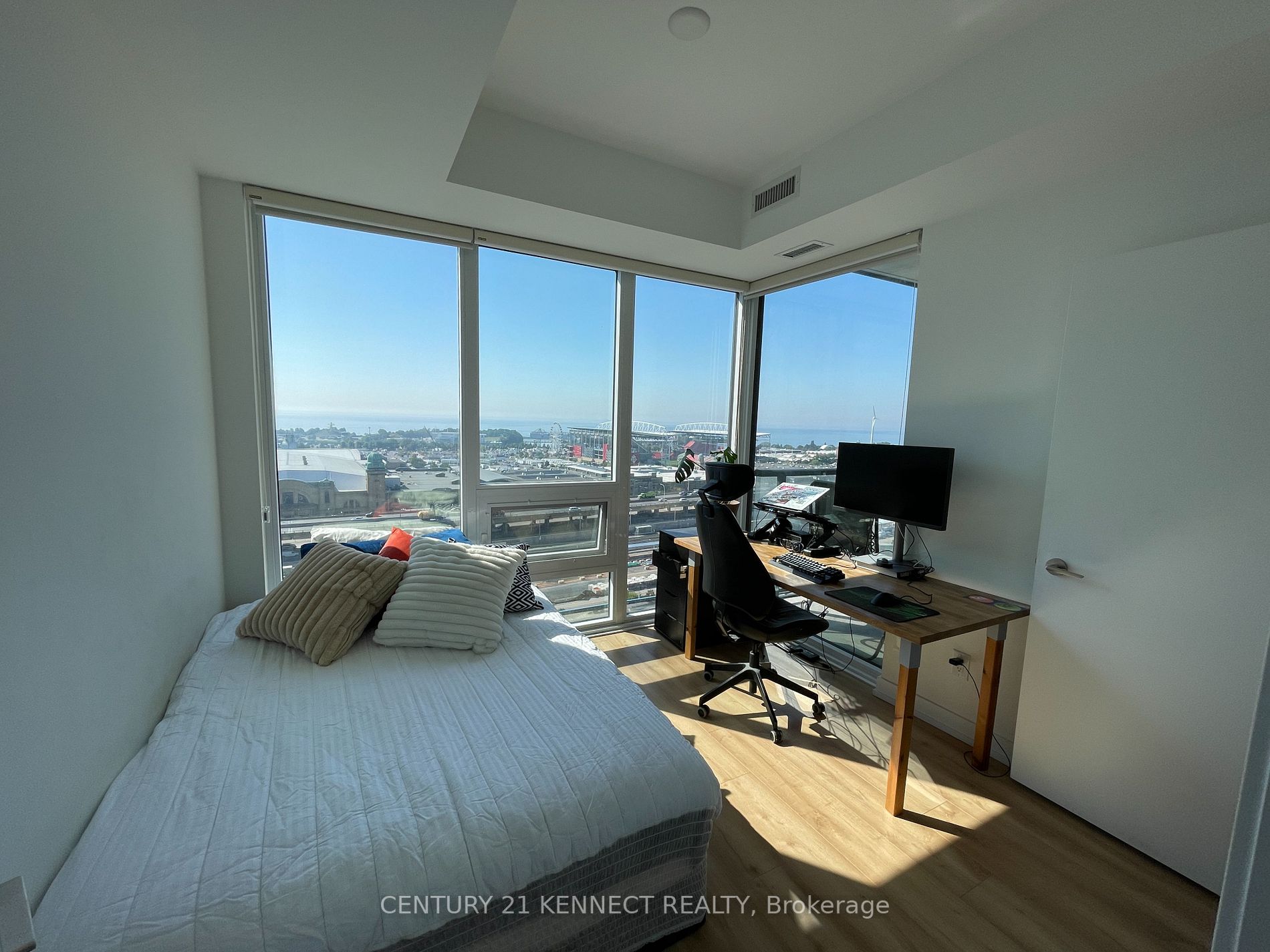 135 East Liberty St, #1312