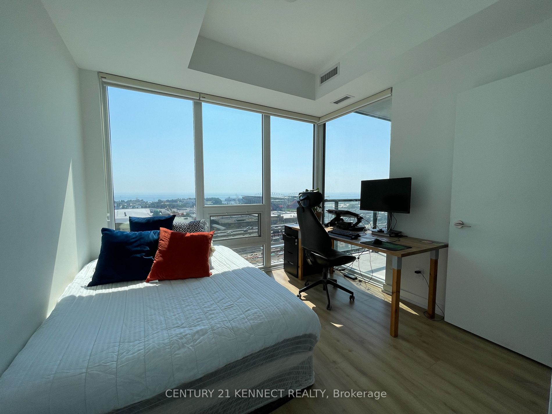135 East Liberty St, #1312