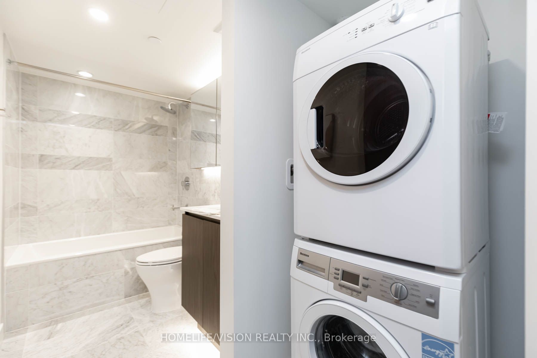 17 Bathurst Street, #603