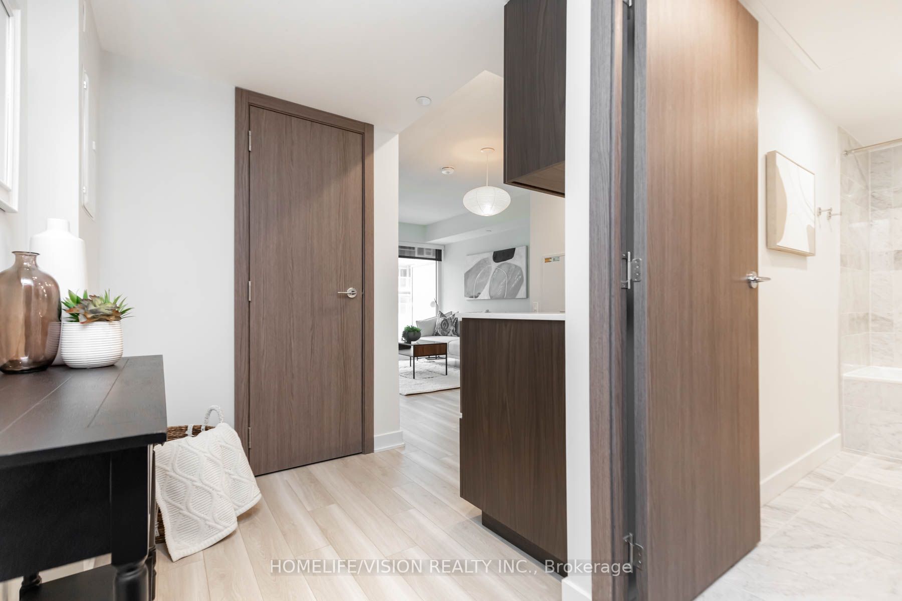 17 Bathurst Street, #603
