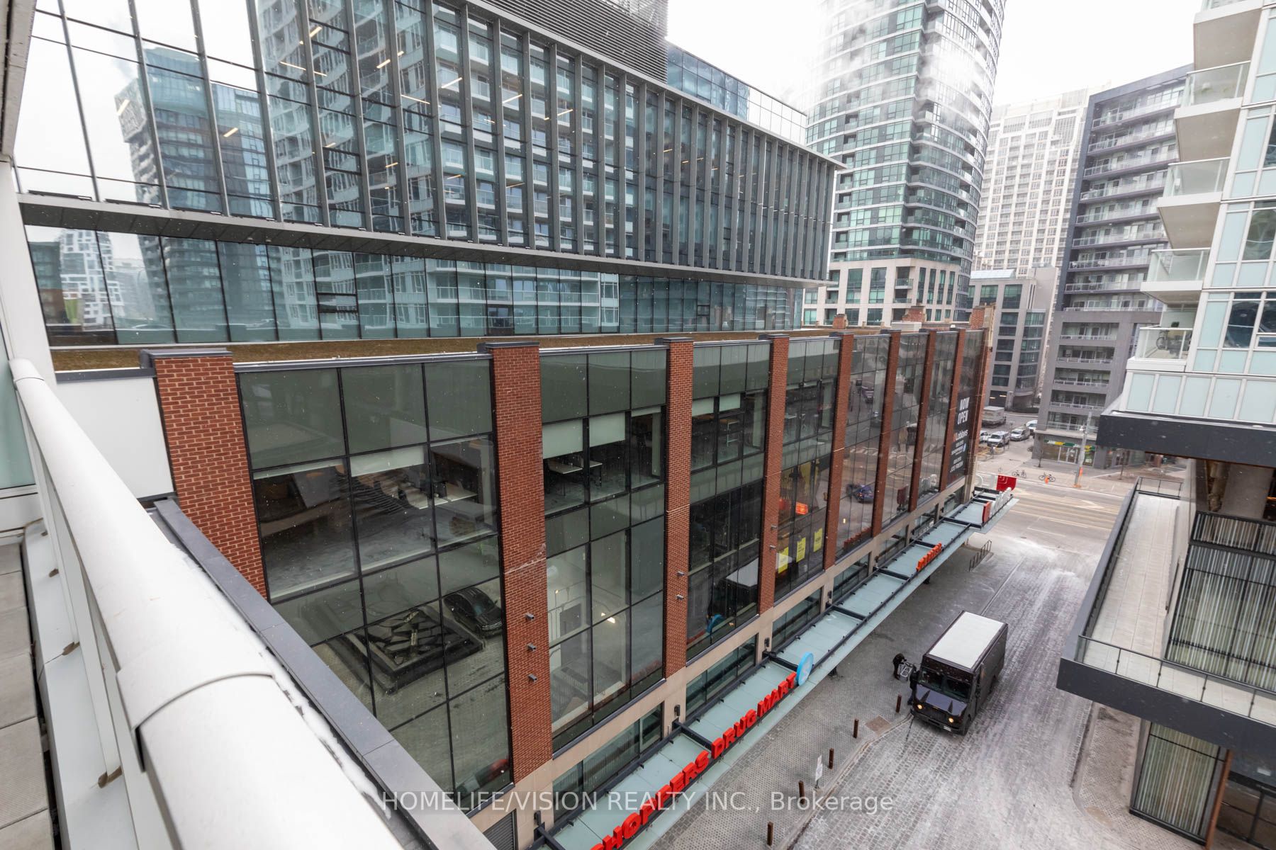 17 Bathurst Street, #603