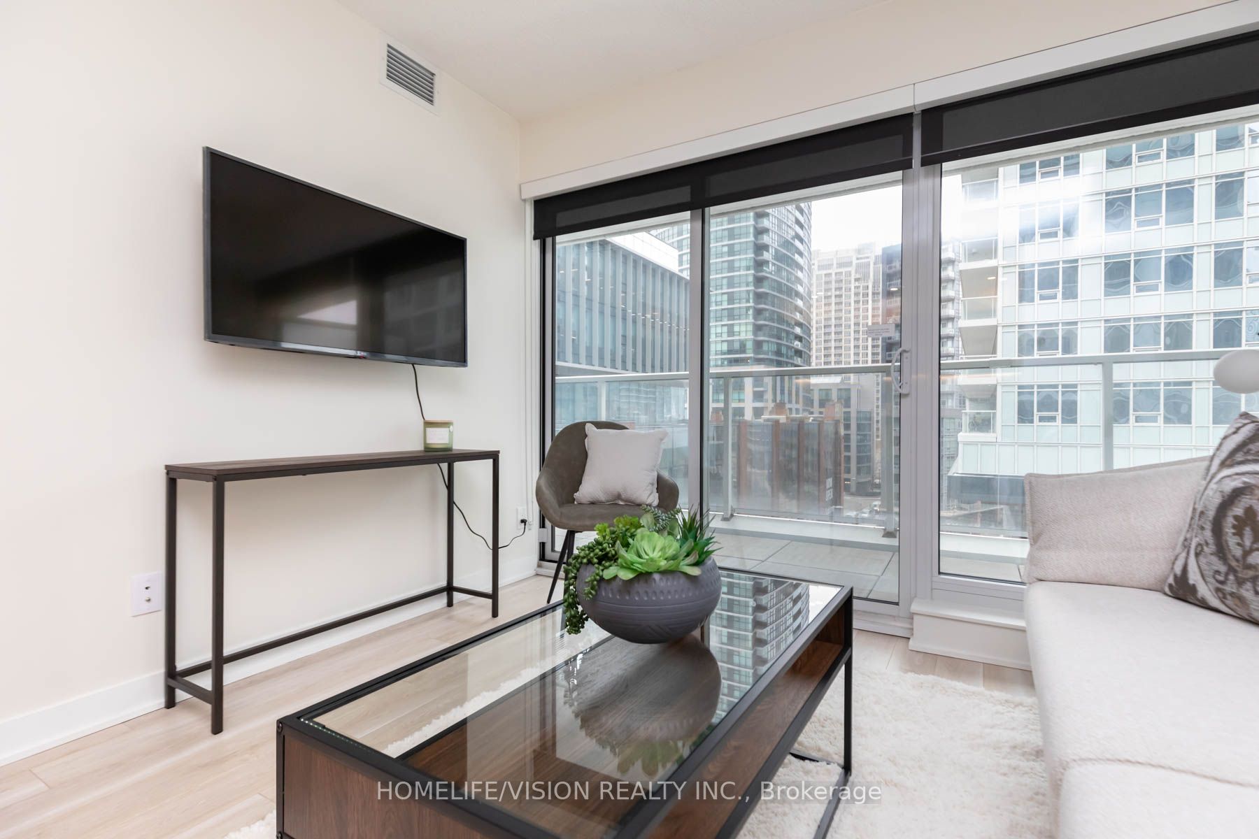 17 Bathurst Street, #603