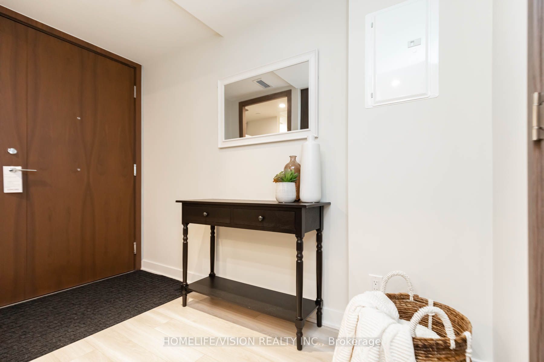 17 Bathurst Street, #603