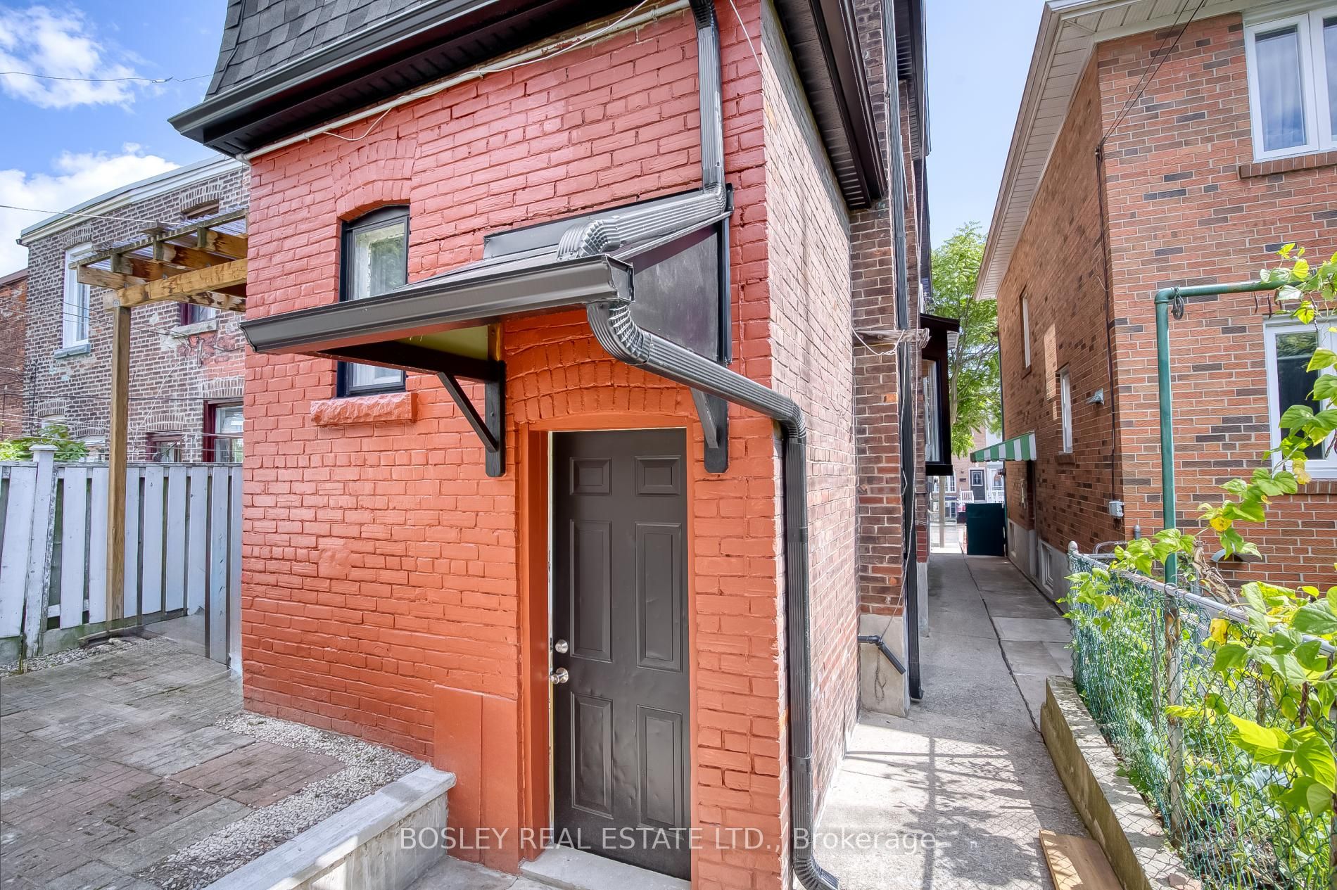 282 Ossington Ave