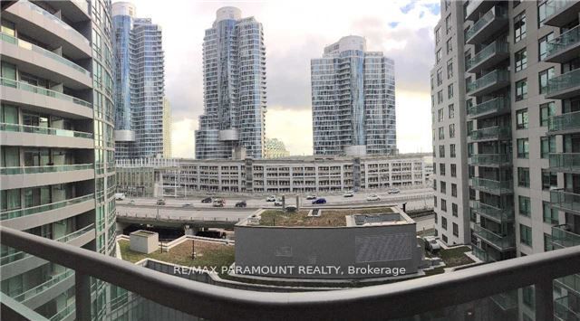 25 Lower Simcoe St, #1126