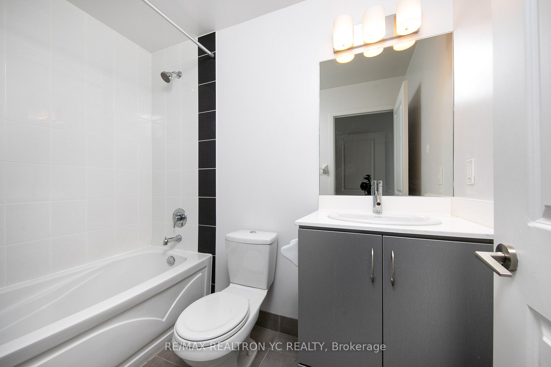 5168 Yonge St, #2912