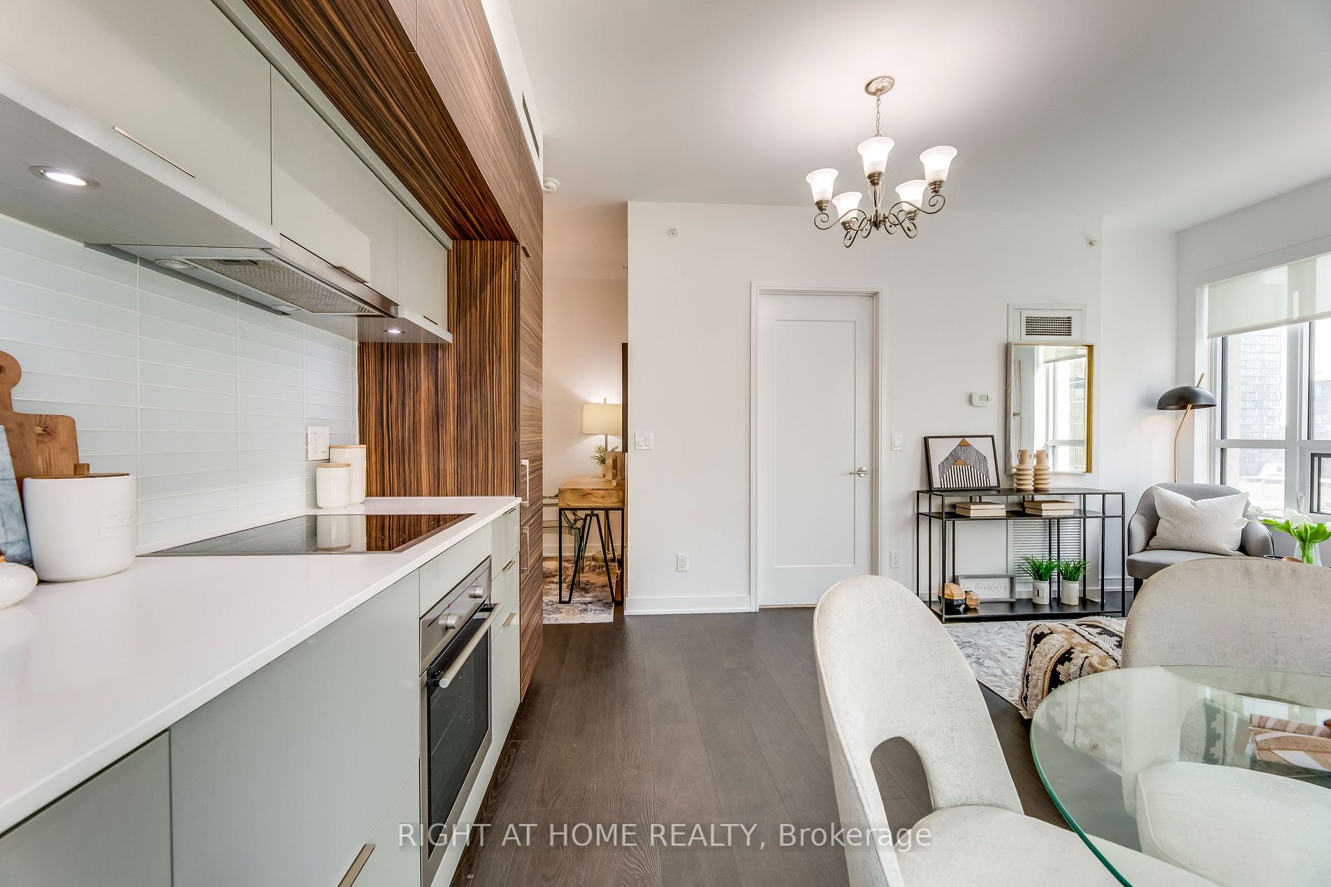 88 Scott St, #811