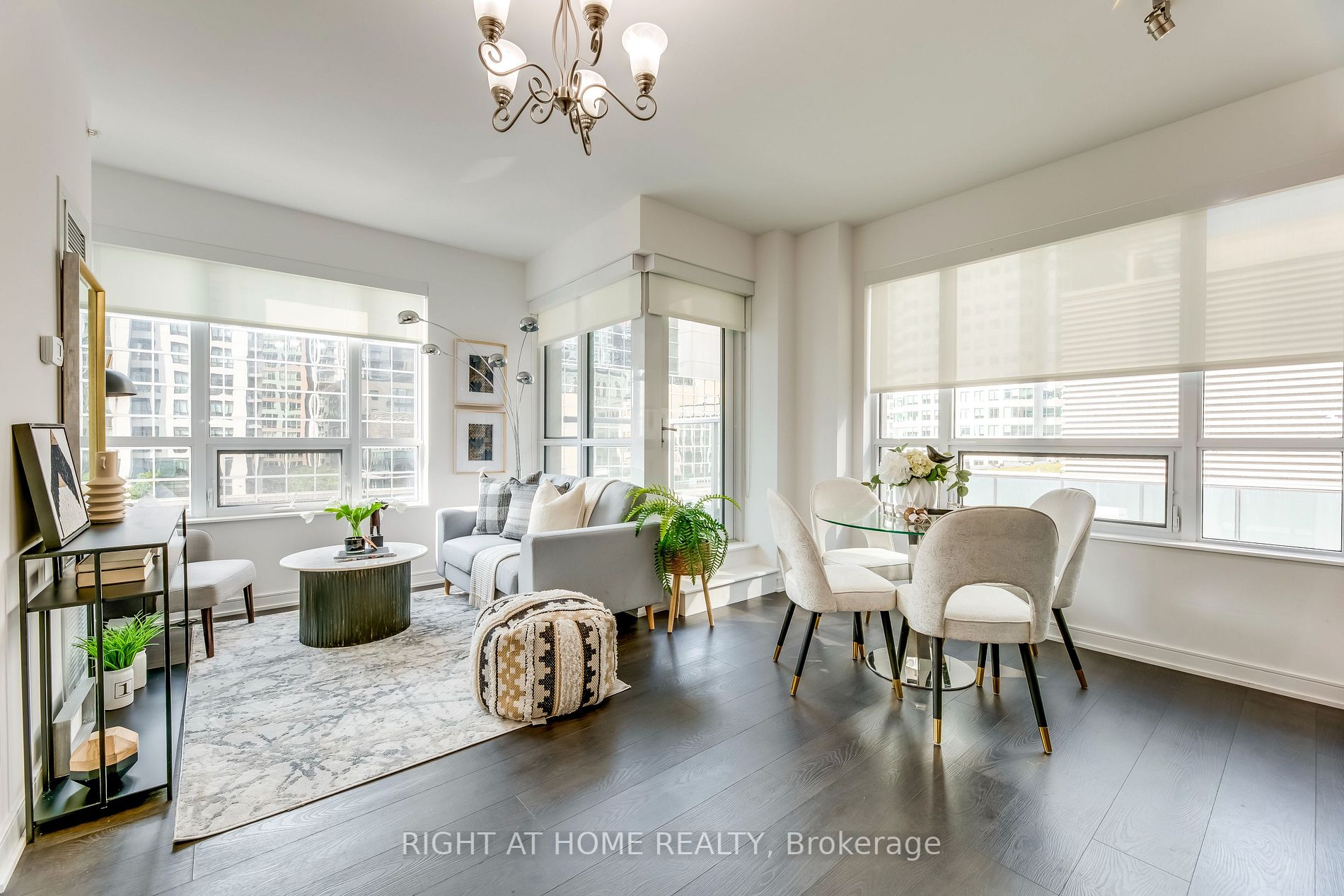 88 Scott St, #811