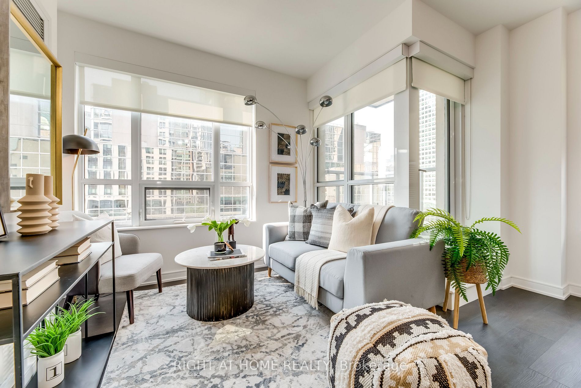 88 Scott St, #811