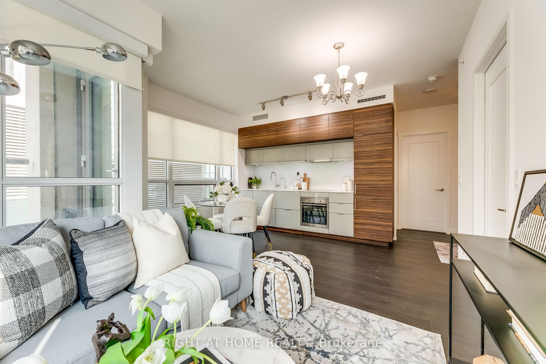 88 Scott St, #811