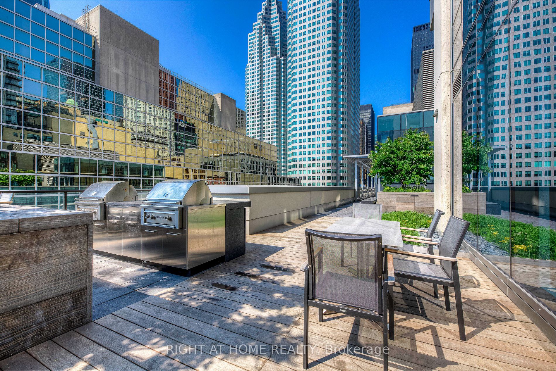 88 Scott St, #811