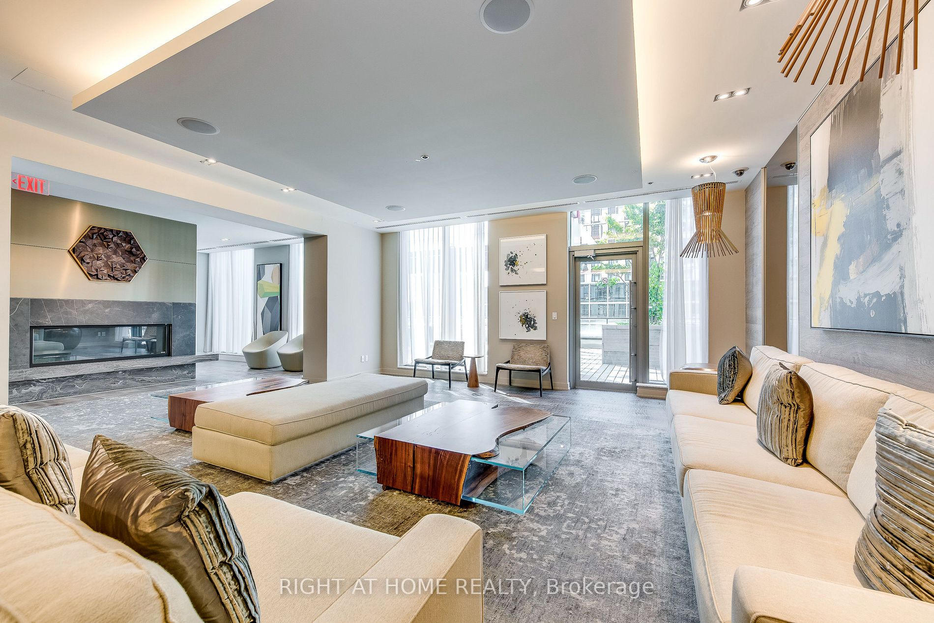 88 Scott St, #811