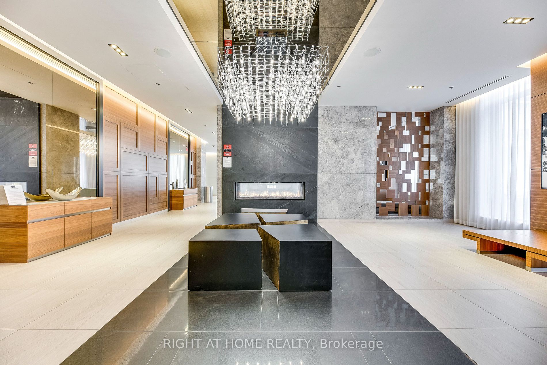 88 Scott St, #811