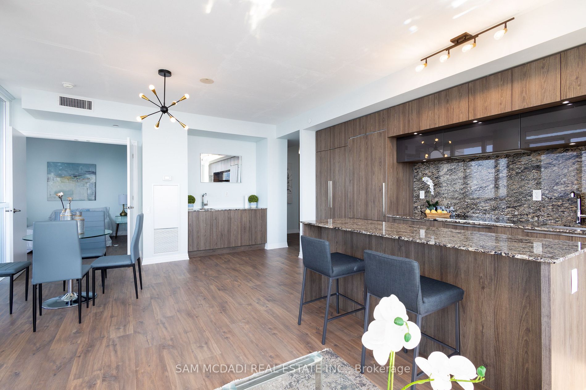 88 Blue Jays Way, #4105