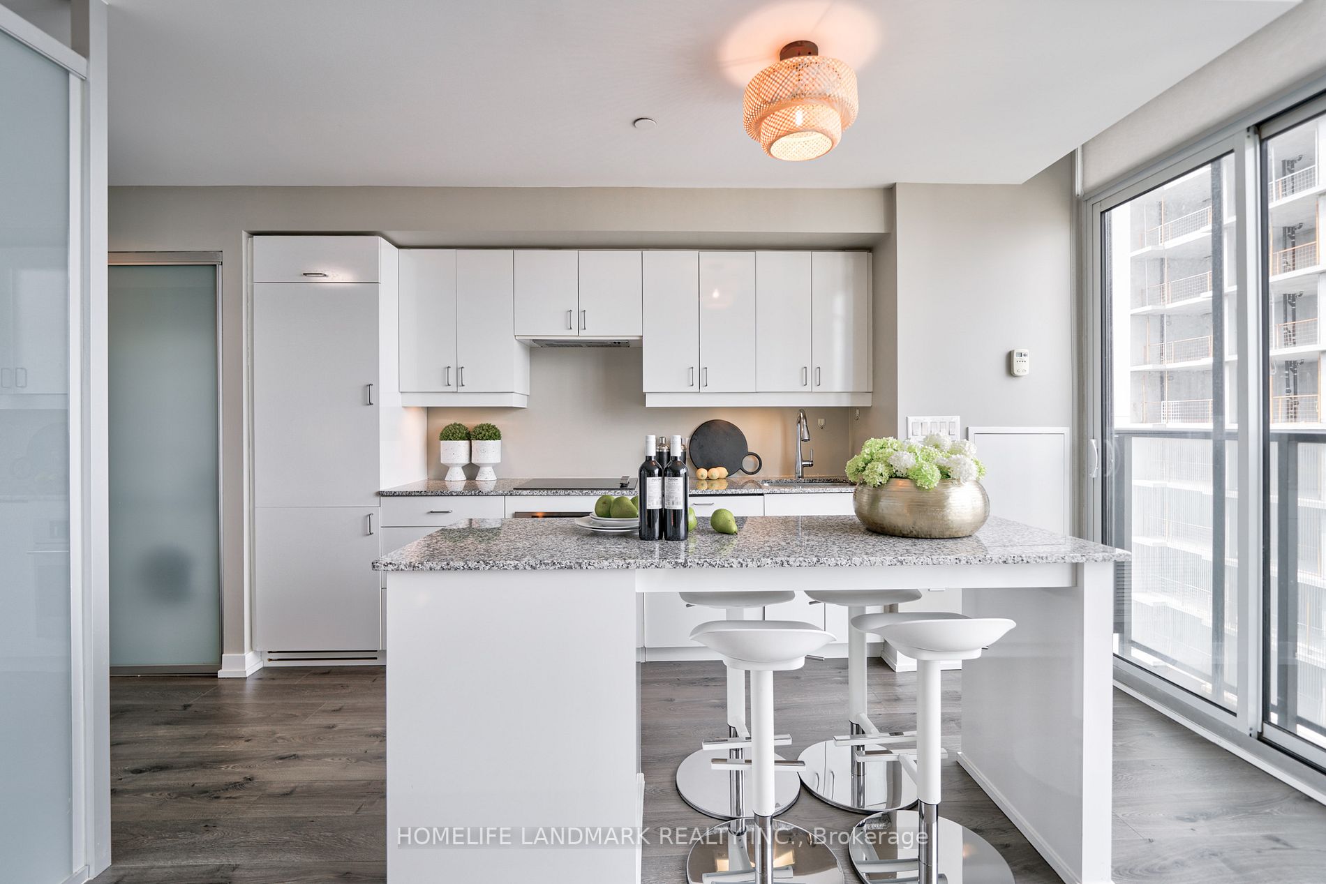 426 University Ave, #3201