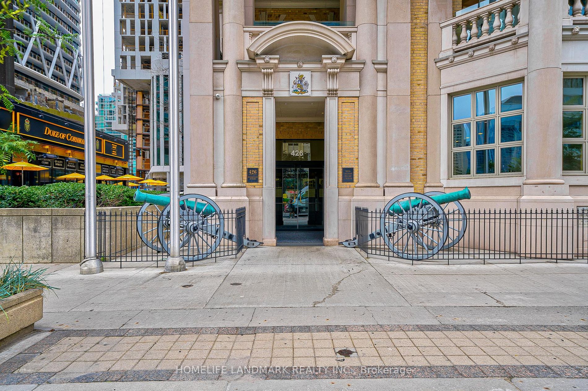 426 University Ave, #3201
