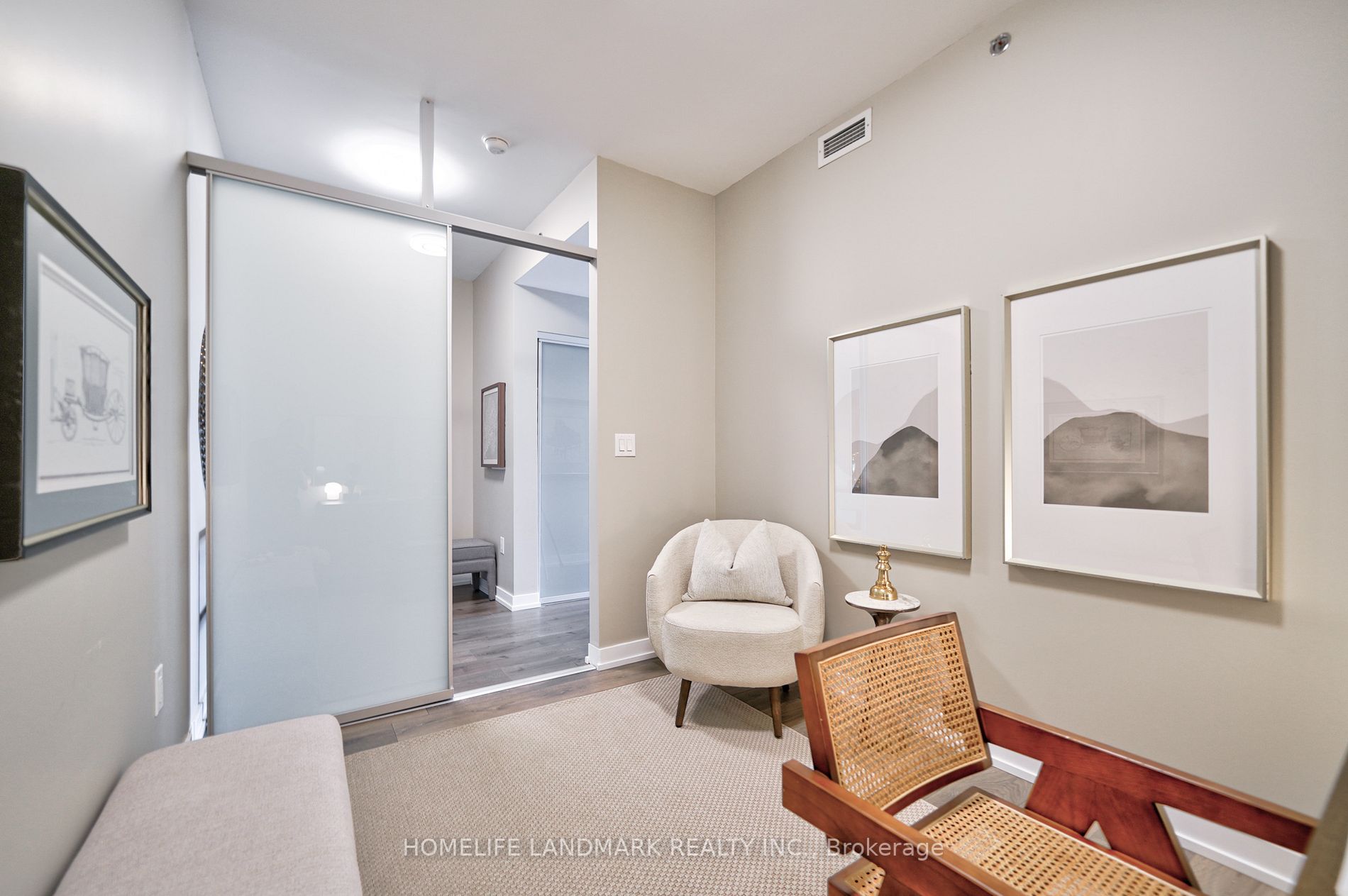 426 University Ave, #3201