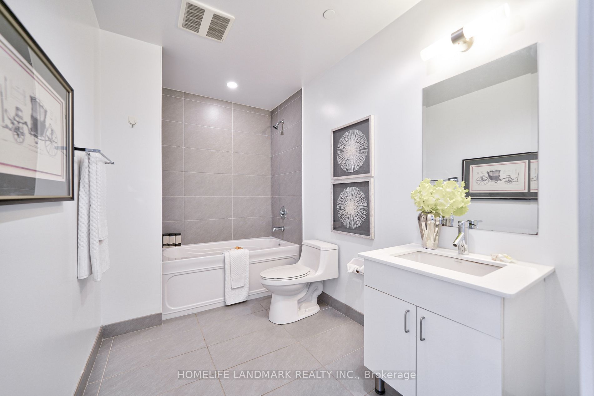 426 University Ave, #3201