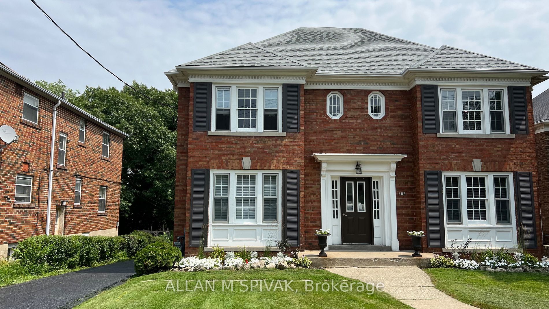 787 Spadina Rd, #N1