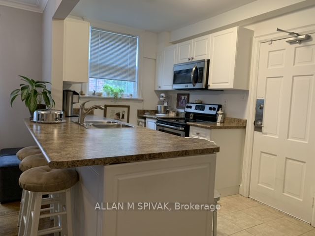 787 Spadina Rd, #N1