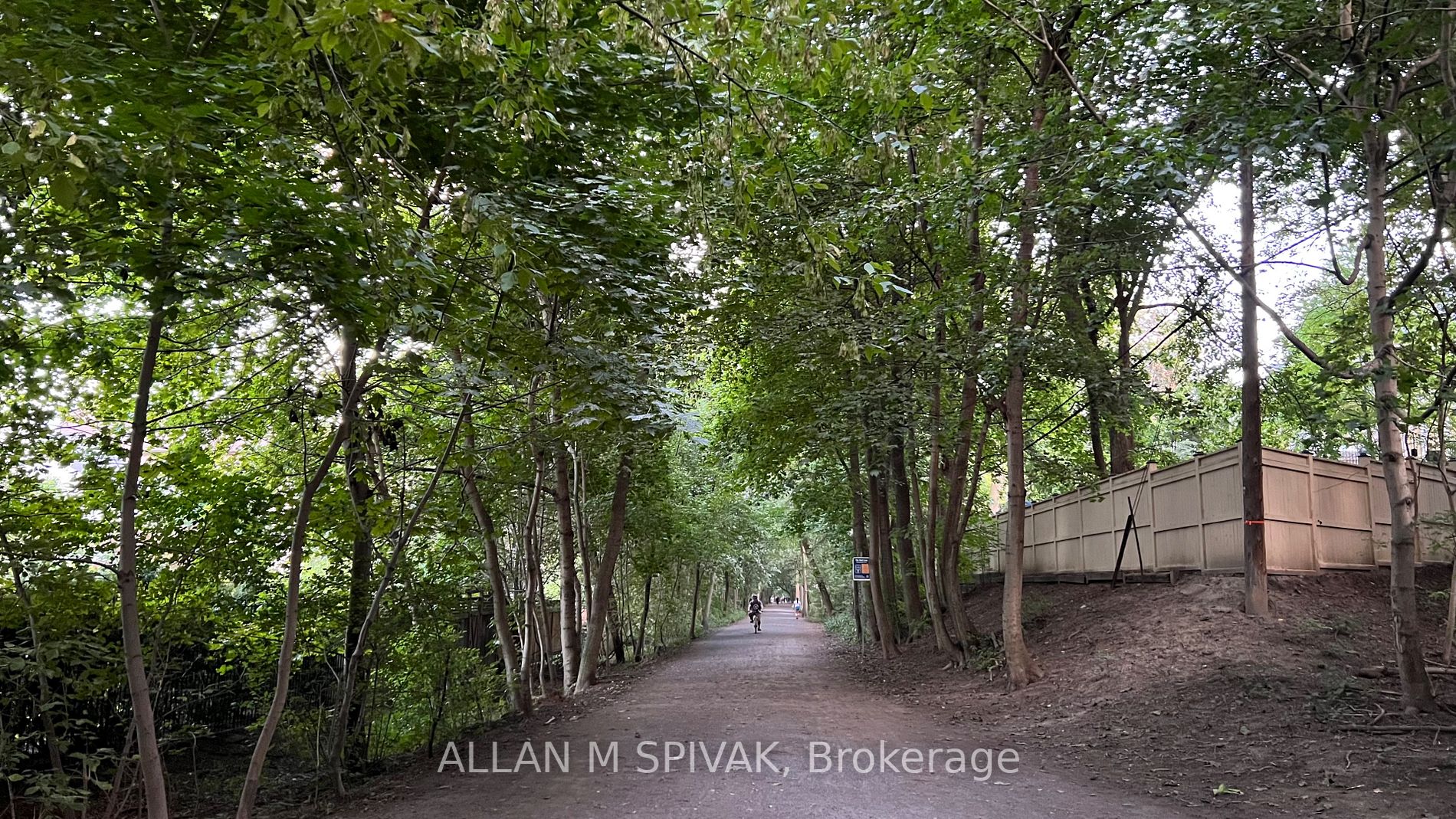 787 Spadina Rd, #N1